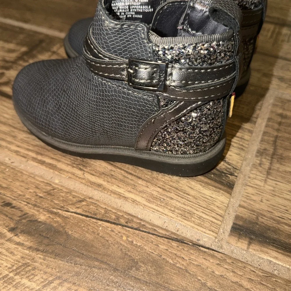 Step & Stride Harper Glitter Gray Booties Toddler Girl 6.5 For Wide Feet